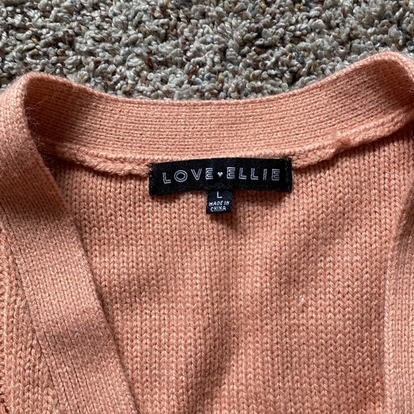 Peachy sweater from the brand Love Ellie; kids large - Picture 2 of 2